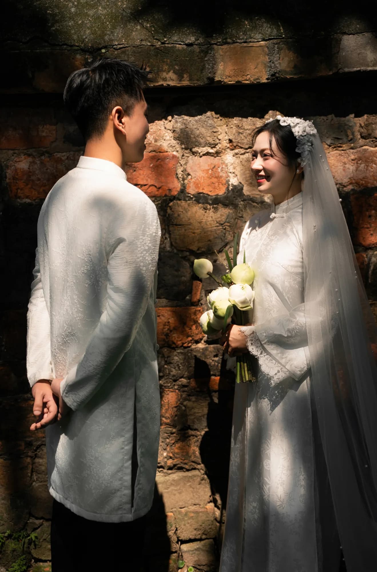 Cặp đôi trong ngày cưới